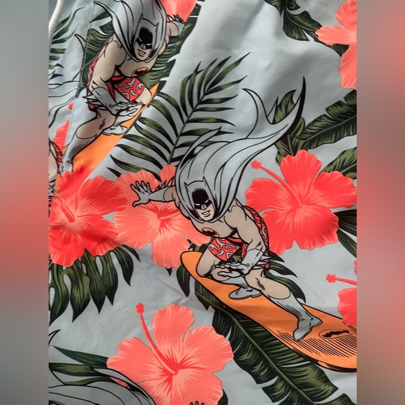 Men’s Batman Hawaiian Swim Shorts Size Med - Picture 4 of 4